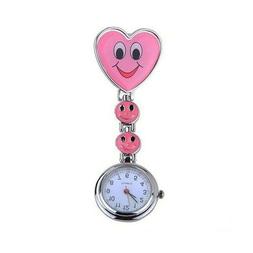 O Infermiera Da Divisa A Forma Di Cuore