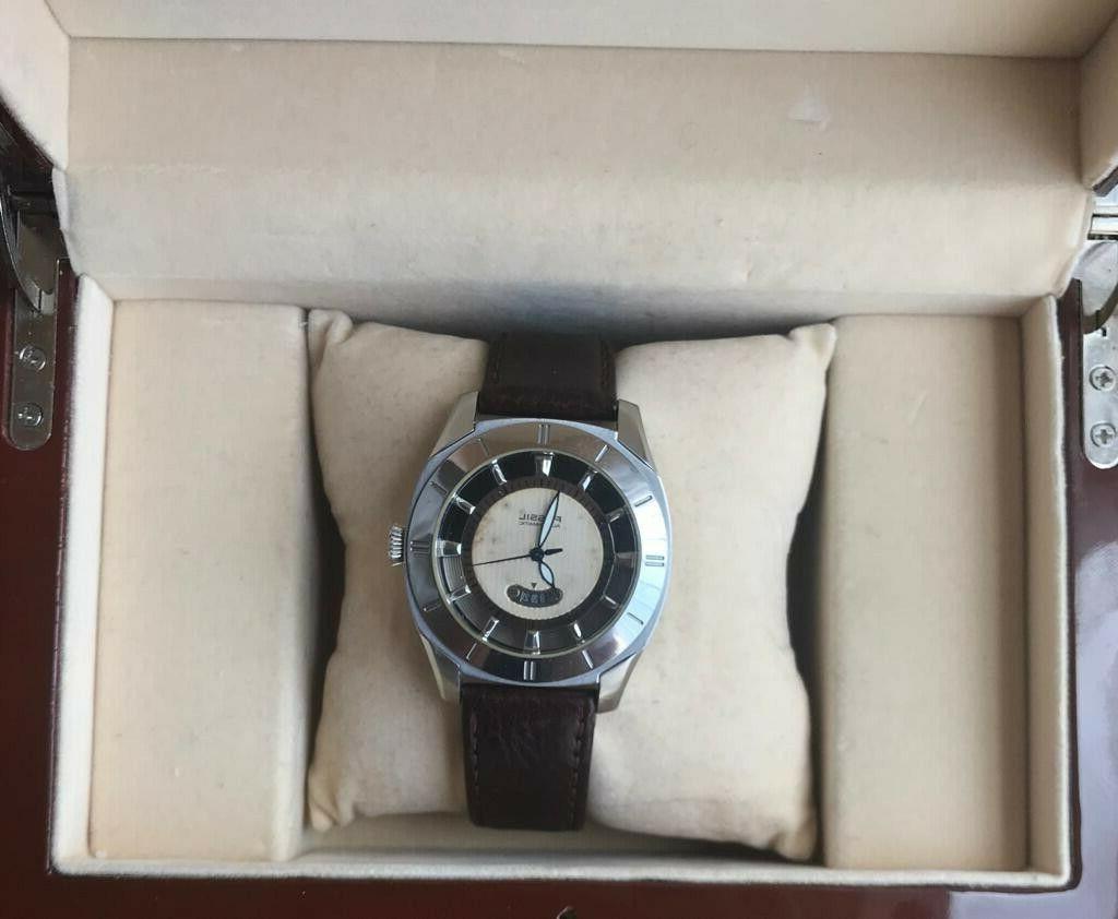 autentico orologio automatico mod skeletron usato