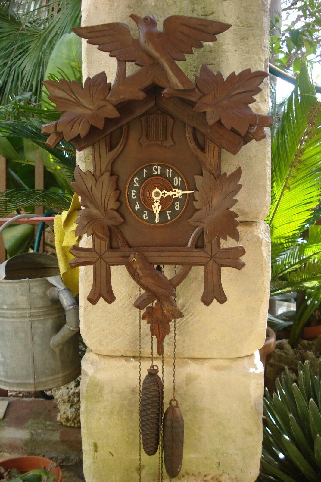 grande e antico orologio cucu foresta nera