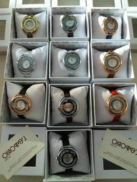 lotto stock 10 orologi donna in cofanetto