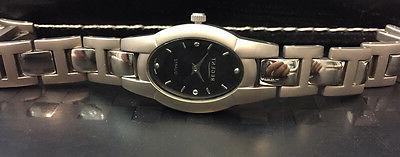 massiccio orologio da donna in titanio designer