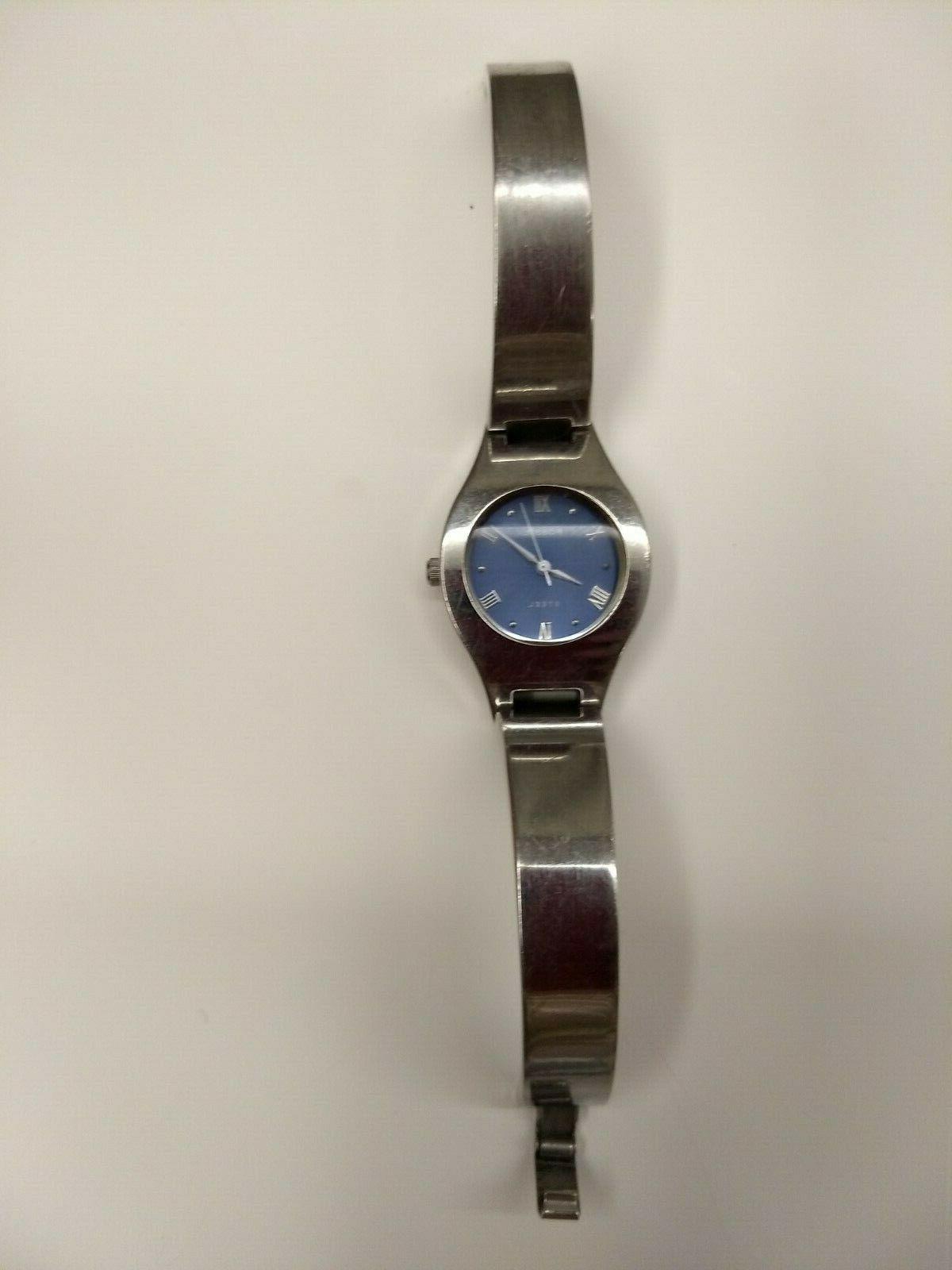 orologio a bracciale con quandrante blu