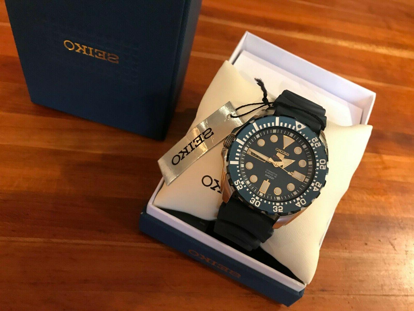 orologio analogico automatico uomo con cinturino in