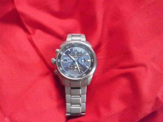 orologio cronografo eco drive titanio leggero eccellenti