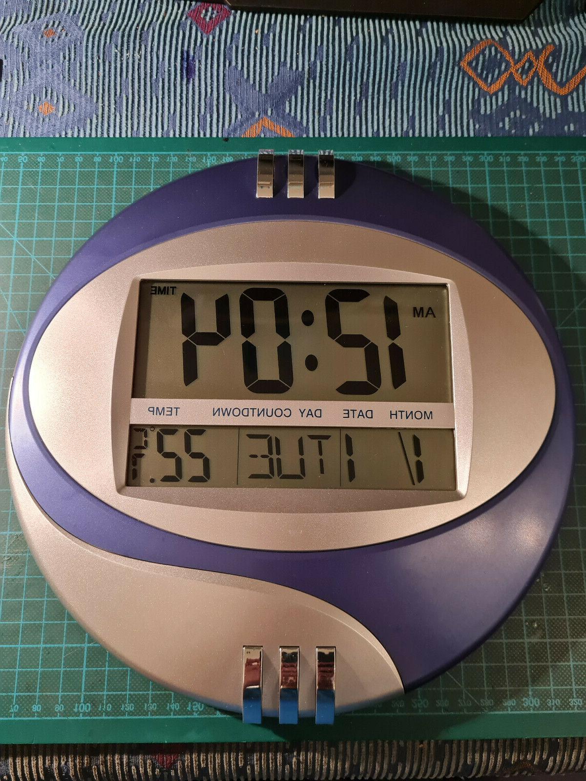orologio da parete digitale con datario e