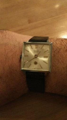 orologio di forma anni 60 vintage meccanico