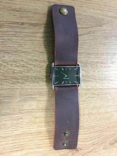 orologio quadrato con bracciale in pelle largo