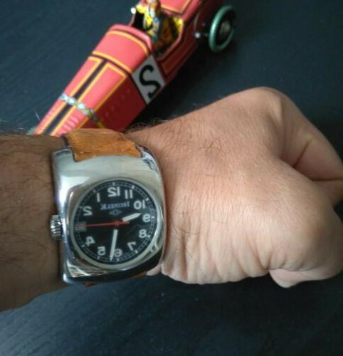 orologio vintage pilota lato polso eta swiss