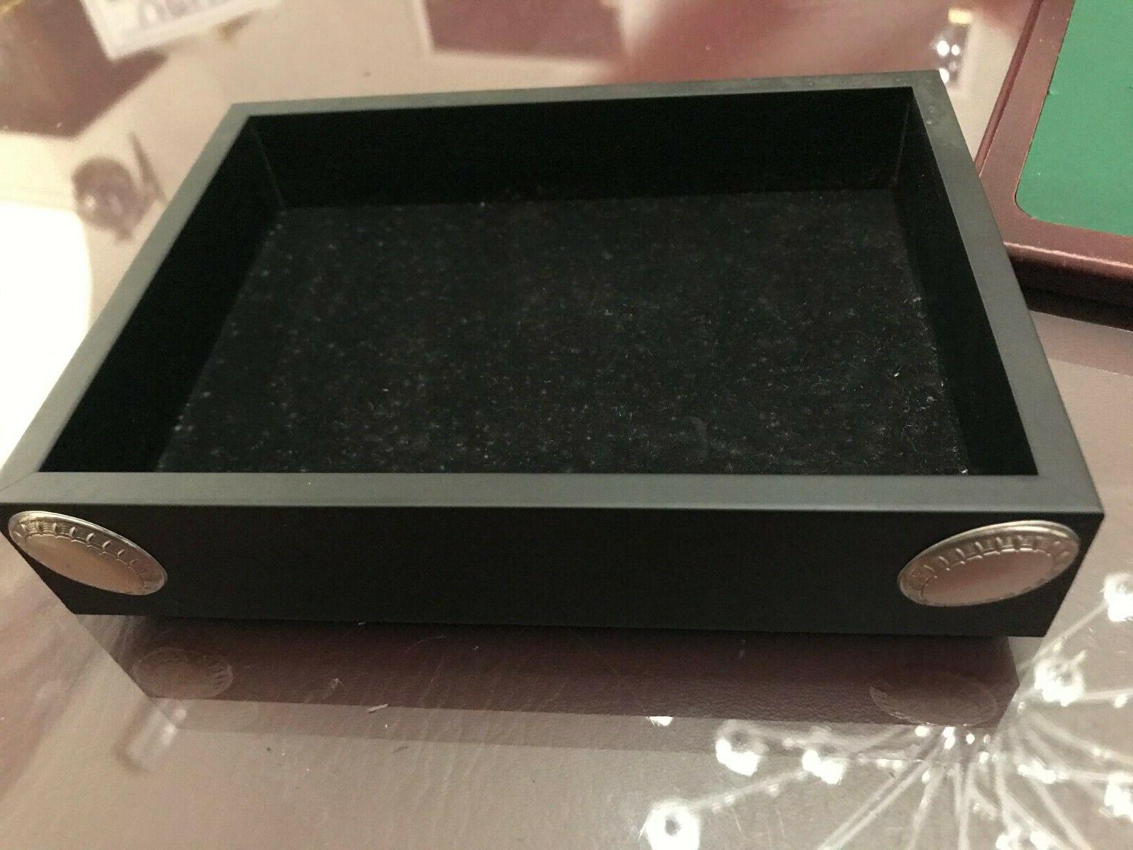 scatola svuota tasche in legno con fregi