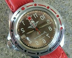 O Militare Sovietico Russo A Carica Manuale Perfettamente Fu