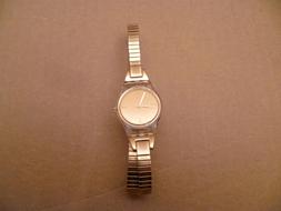 O Da Polso Swatch Swisse Dorato Usato Water Resistant