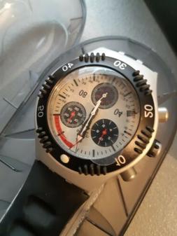 O Swatch Irony Scuba 200 Aluminium