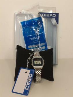 O Casio Mini Vintage&nbsp; Cassa In Resina Color Argento Nuovo
