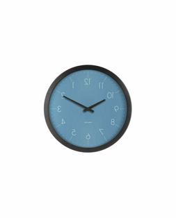 O Parete Dainty Outside