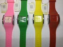 O Unisex Economico Con Cassa In Acciaio E Cinturino In Gomma