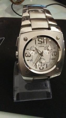 O Uomo Acciaio Marca Breil ,quadrante Bianco, Quarzo