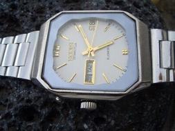 O Vintage Ricoh Automatico R31 21 Rubini Anni 8'0 Day-date. 