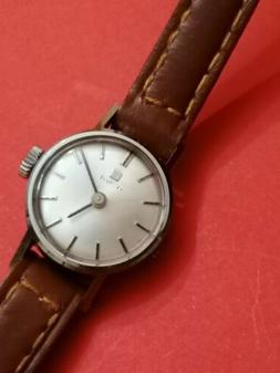 O Vintage Tissot Lady