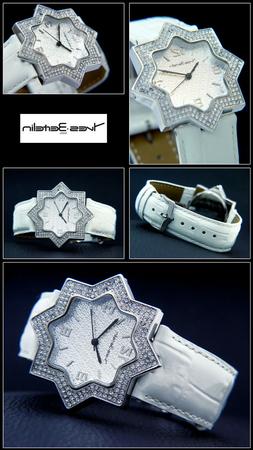 O Donna Attraente Azione Offerta In Bianco Nuovo