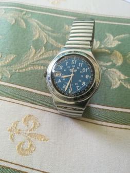 O Unisex Swatch Clockwork Watch